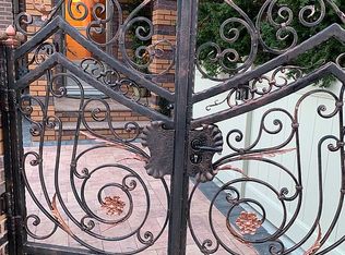 8936 74th Ave, Ridgewood, NY 11385