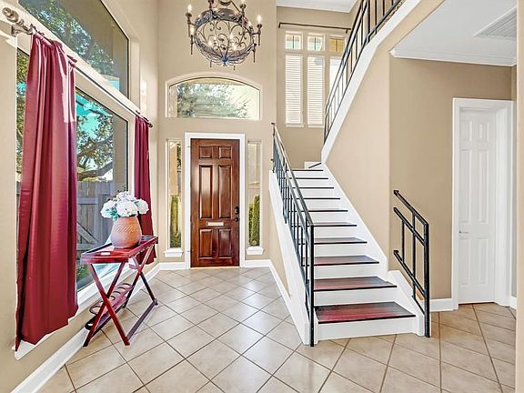 3rd image of 325 Harborside Cir