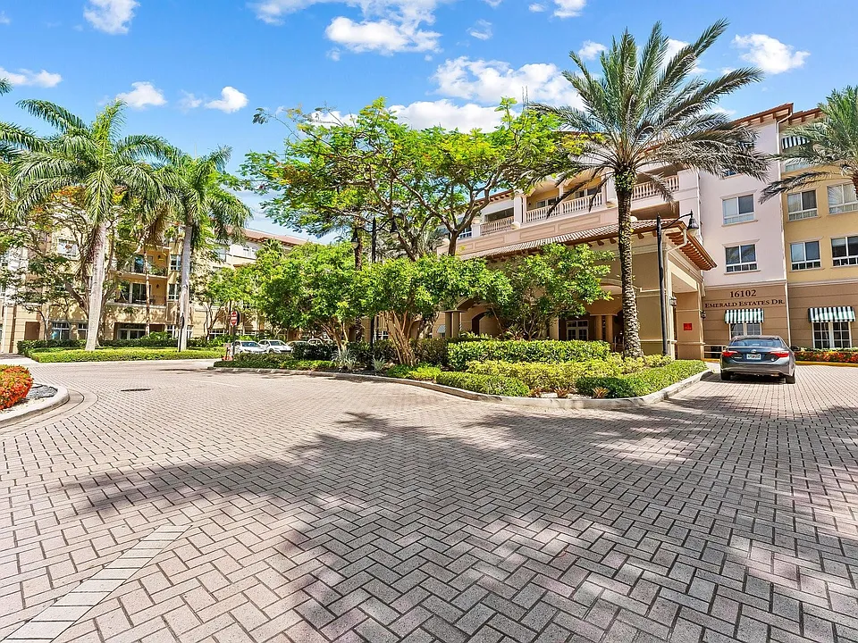 16102 Emerald Estates Dr #101