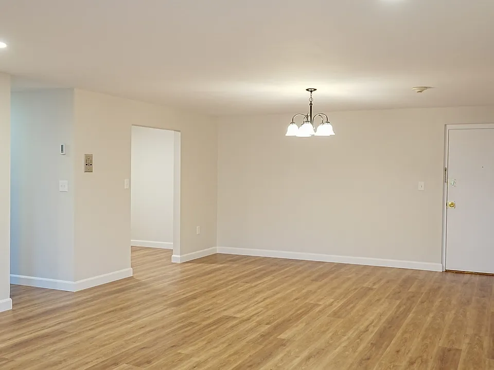 1321 Worcester Rd #501