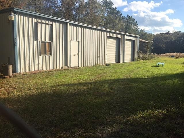 1st image of 302 Riverwood Dr