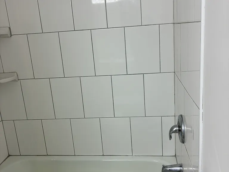14547 Keystone Ave #8 — Photo 4