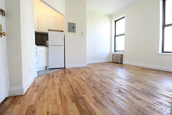Rented by Luxor Homes & Investment Realty | media 6