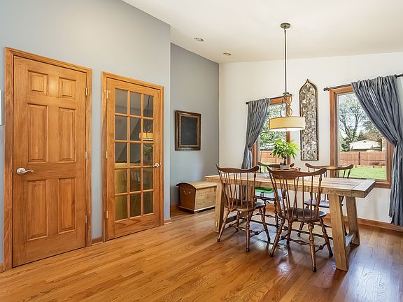 5th image of 1147 S Ahrens Ave