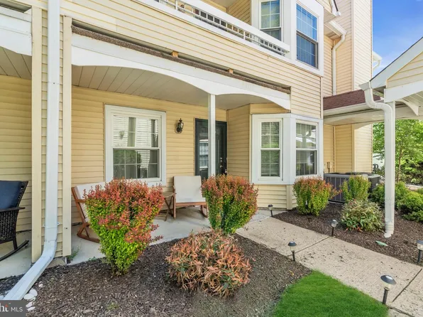 124 Mill Run E, Hightstown, NJ 08520