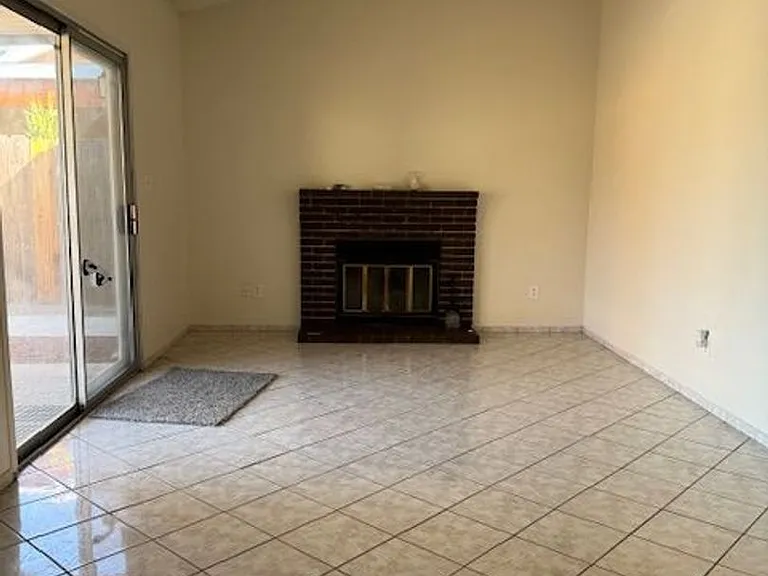 1116 Adelaide Ave — Photo 6