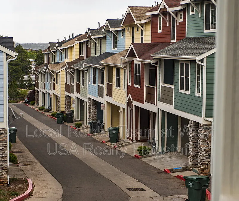 3 bed, 3.5 bath, 1598 sqft, $3,000 — Photo 2