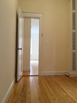 Rented by Waverly Realty Associates | media 25