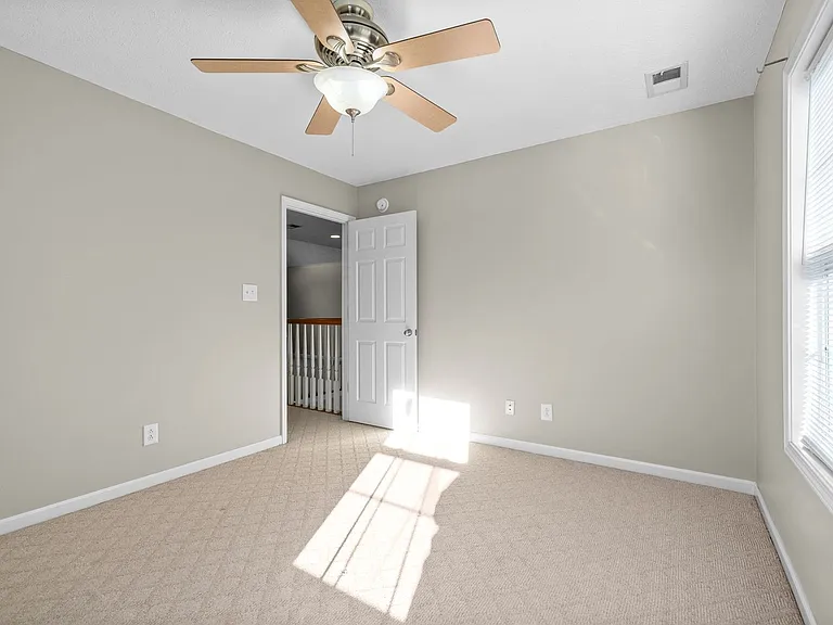 3487 Hickory Glen Dr — Photo 31