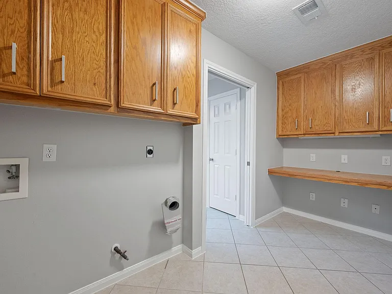 460 W Houston St — Photo 9