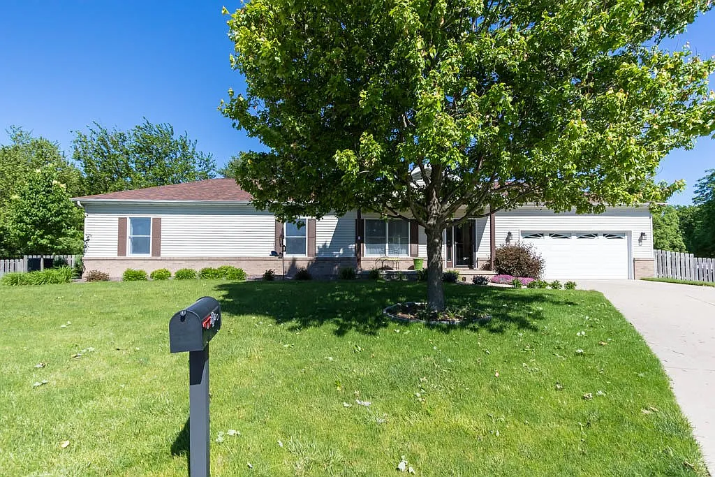 112 Hunter Ct photo 1