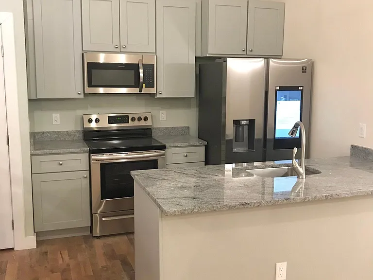 2315 Park Ave #2F — Photo 2