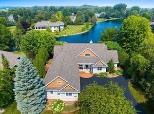 2548 Huntington Way, Suamico, WI 54173