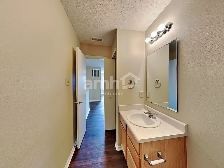 1221 Redwood Dr — Photo 29
