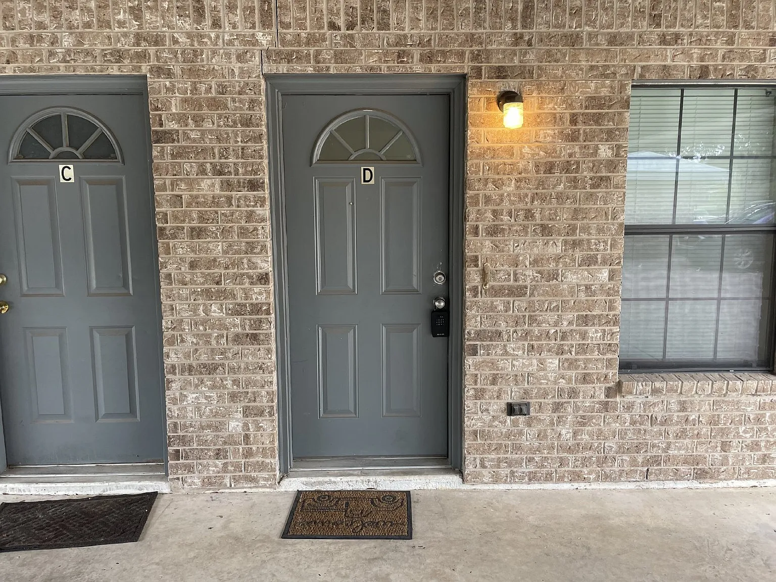 2 bed, 1.0 bath, 960 sqft, $1,100 — Photo 2