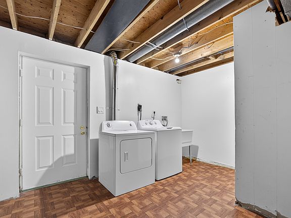 5th image of 322 Howard Ave