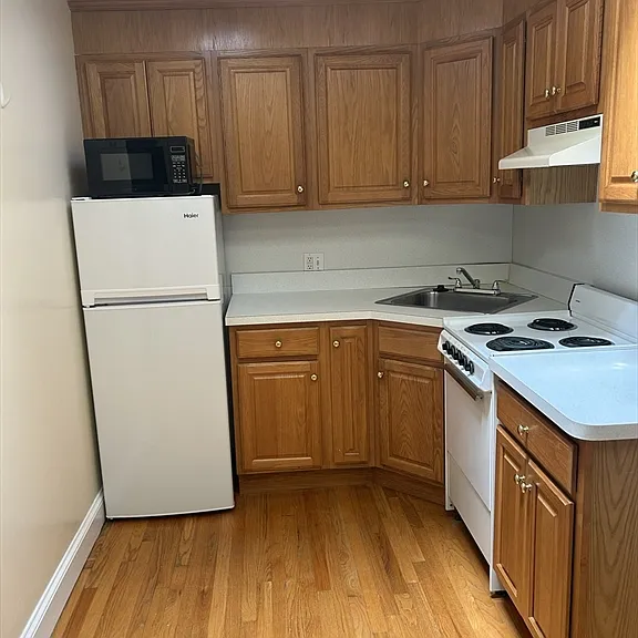 2 Winchester Pl #5 — Photo 1
