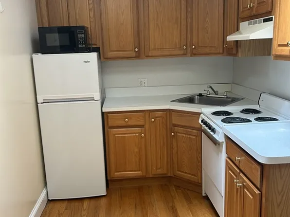 2 Winchester Pl APT 5, Winchester, MA 01890