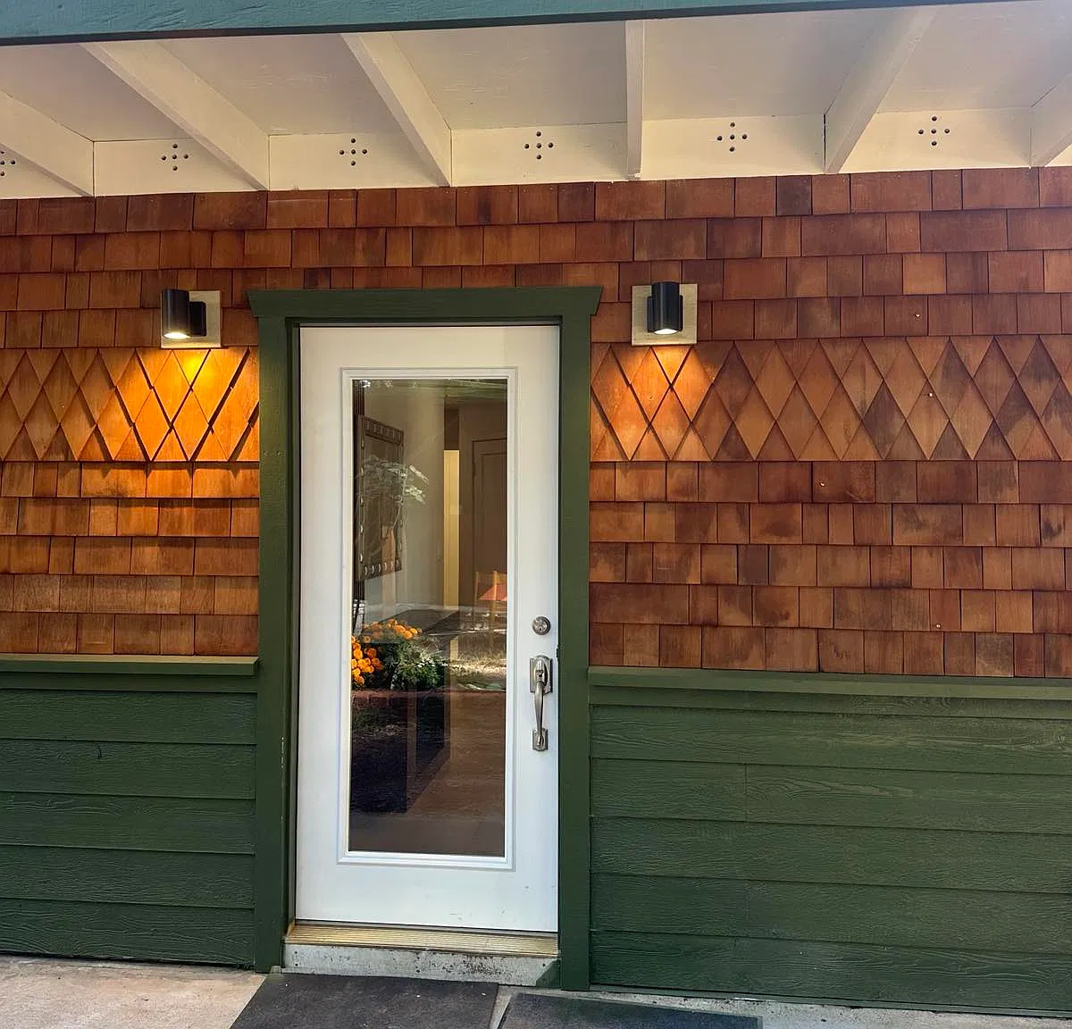 3 bed, 2.5 bath, 1600 sqft, $4,250 — Photo 2