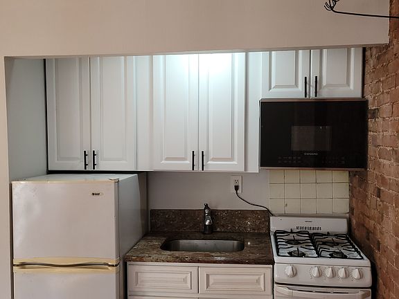 4th image of 135 W 82nd St #4F