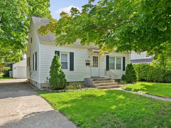 1121 1st St NW, Faribault, MN 55021