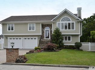304 Nielson St, Dix Hills, NY 11746