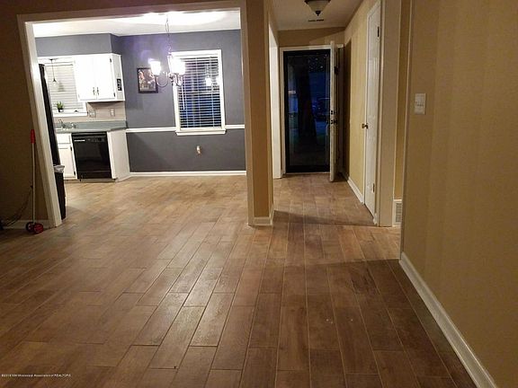 3rd image of 7428 White Ash Dr