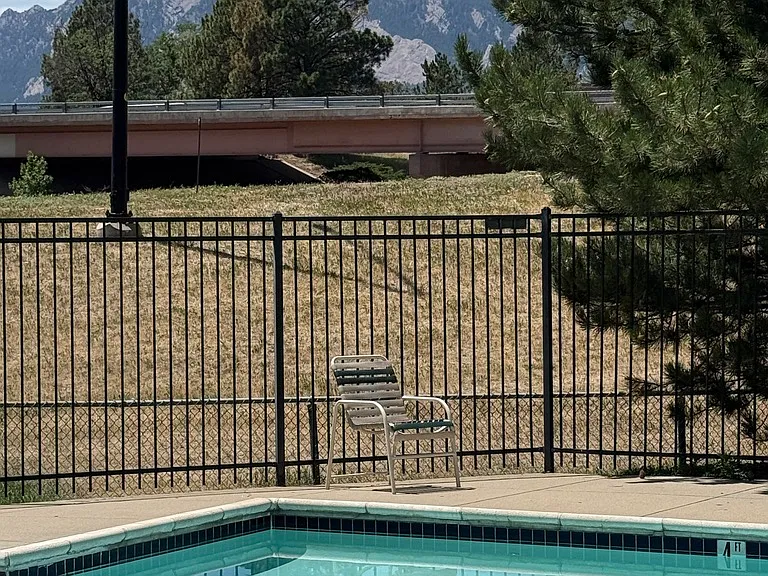 33 S Boulder Cir #213 — Photo 2