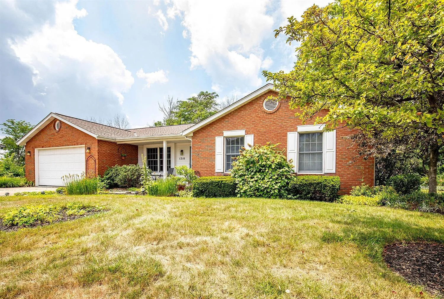1210 Elizabeth Dr photo 1
