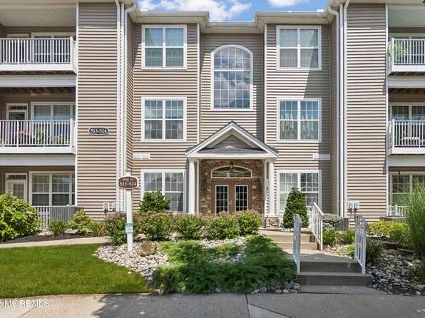 517 Saint Andrews Place, Manalapan, NJ 07726