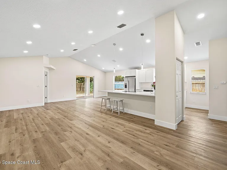 3009 Elizabeth St — Photo 4