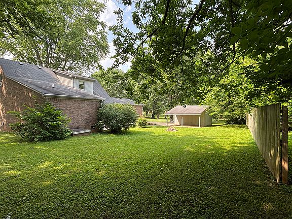 5th image of 351 Westwood Ct