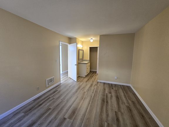4th image of 4254 42nd St APT D