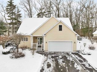 37 Vineyard Dr, Stratham, NH 03885