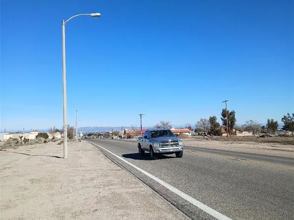 957 El Mirage Rd, Adelanto, CA 92301
