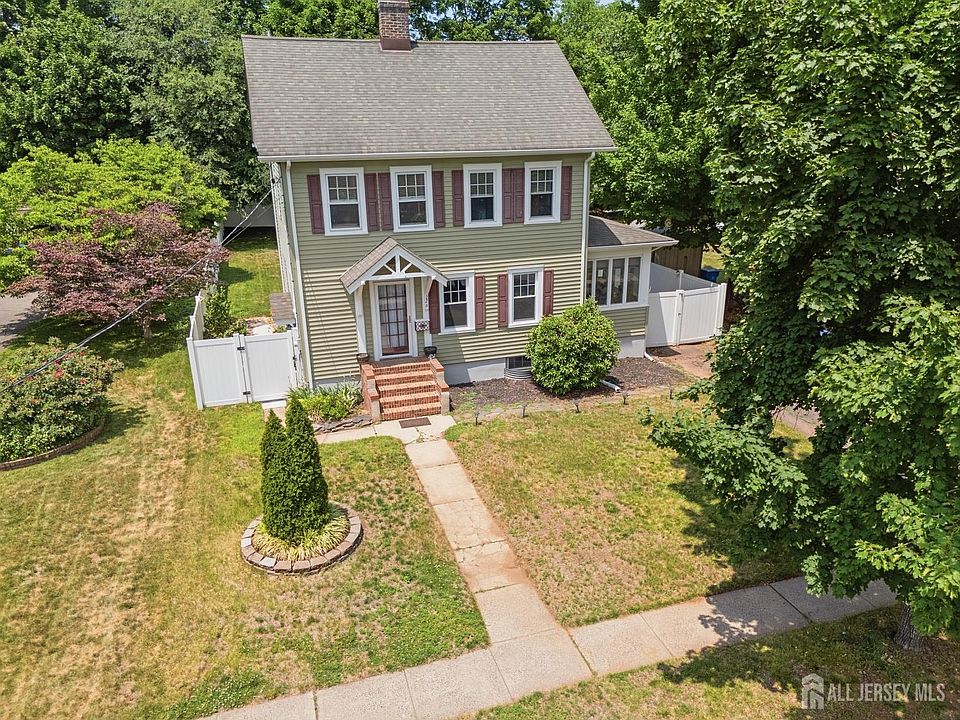 1st image of 226 1st St