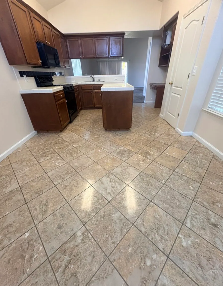 3 bed, 2.0 bath, $2,250 — Photo 2