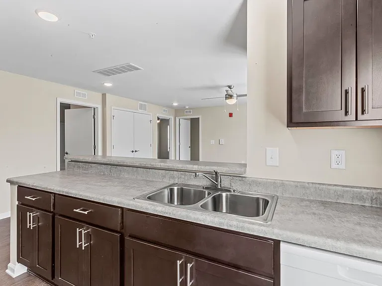 Stanton Park Apartments — Photo 14
