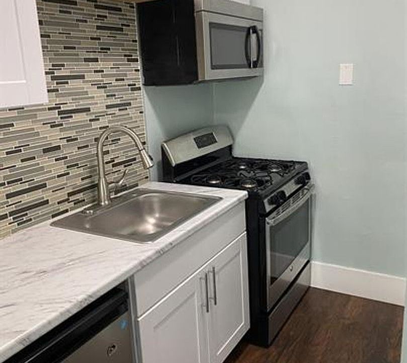 1st image of 1117 Plymouth Ave S #11513912