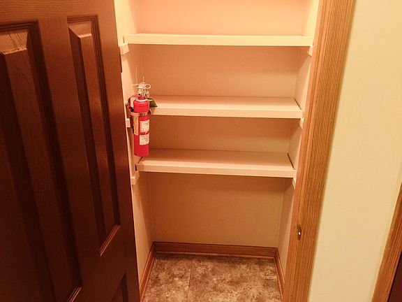 4th image of 110 Pine St #2