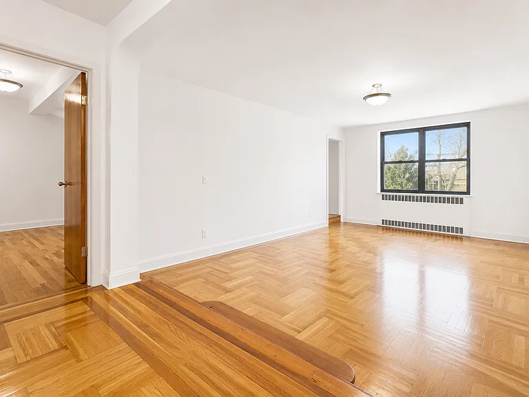 700 Fort Washington Ave #4B — Photo 2