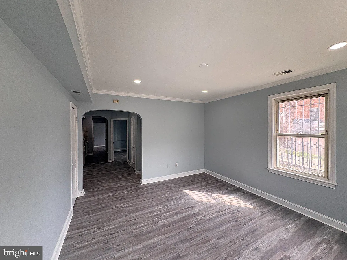 Building Photo - 1324 Adams St NE #2