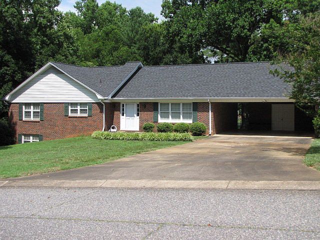 1st image of 415 Melody Ln