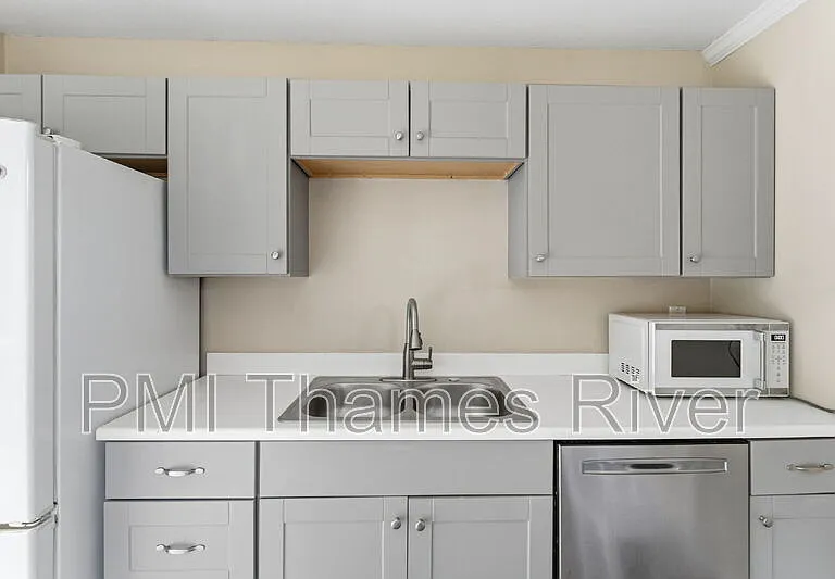 98 Oslo St — Photo 21