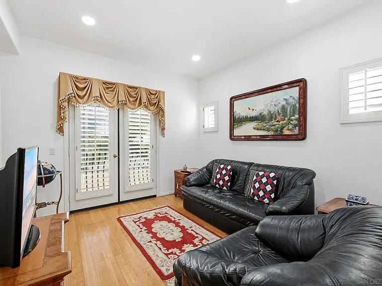 8010 Gilman Ct — Photo 15