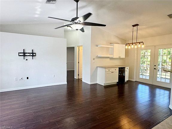 4th image of 8137 Pelican Rd