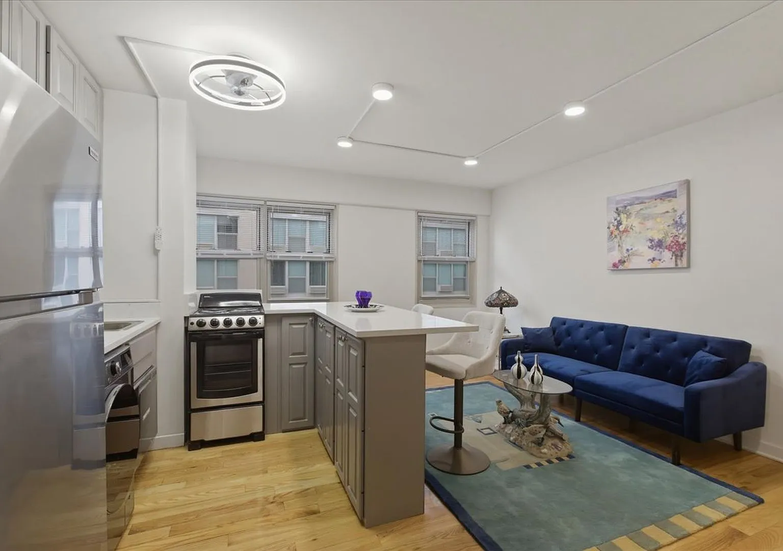5631 N Sheridan Rd — Photo 2