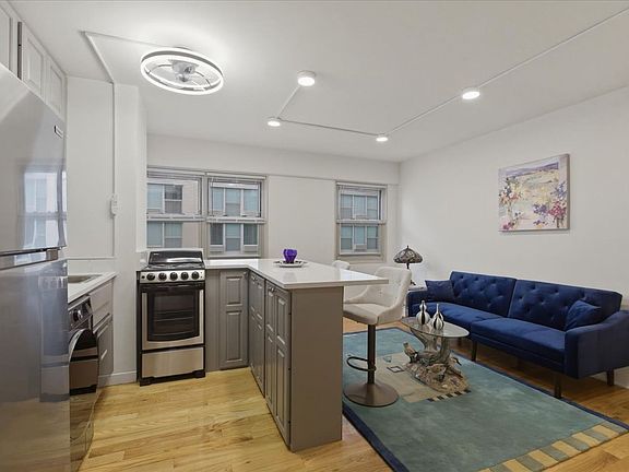 2nd image of 5631 N Sheridan Rd #S1101
