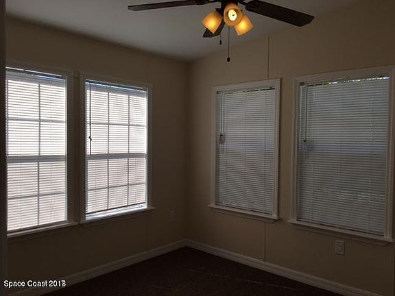 5th image of 1047 Wren Cir