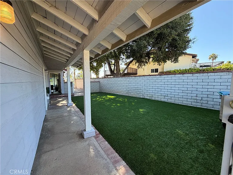1553 Chalgrove Dr — Photo 2